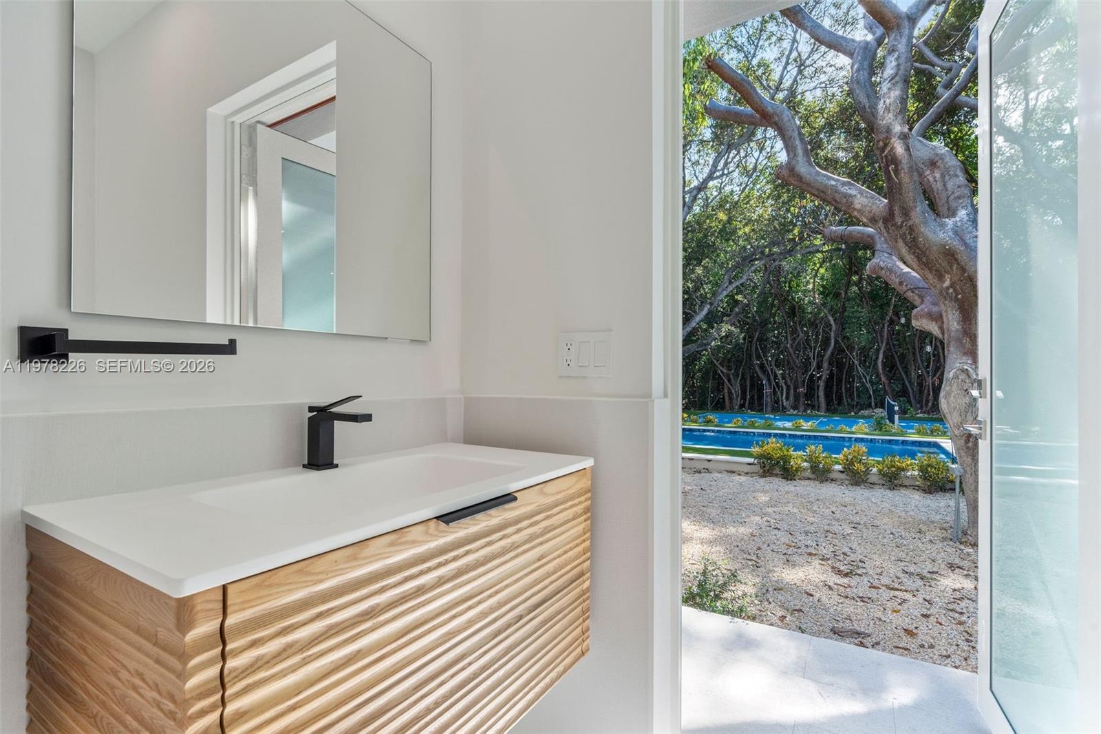 PLANTATION BEACH - Residential