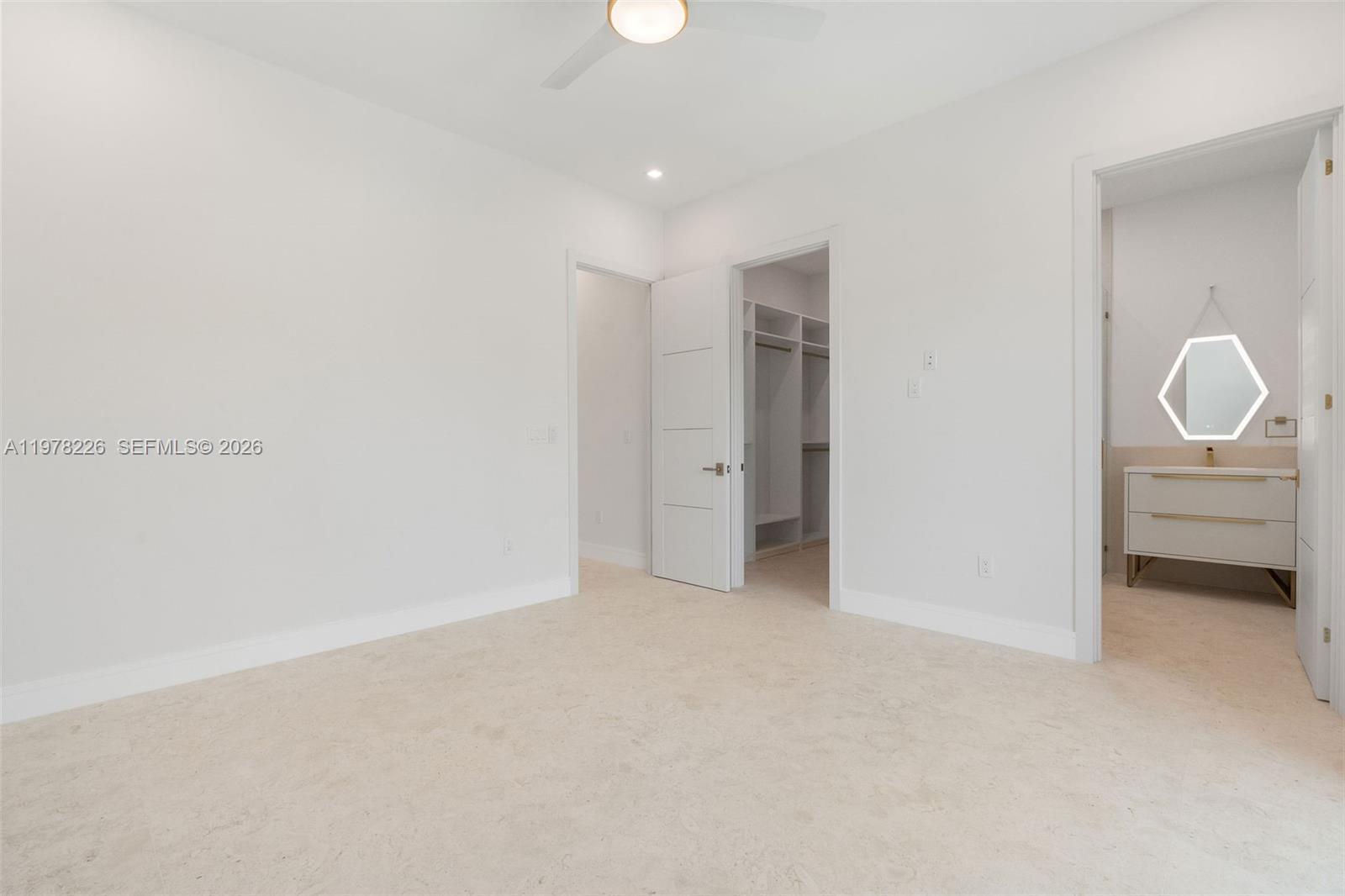 PLANTATION BEACH - Residential