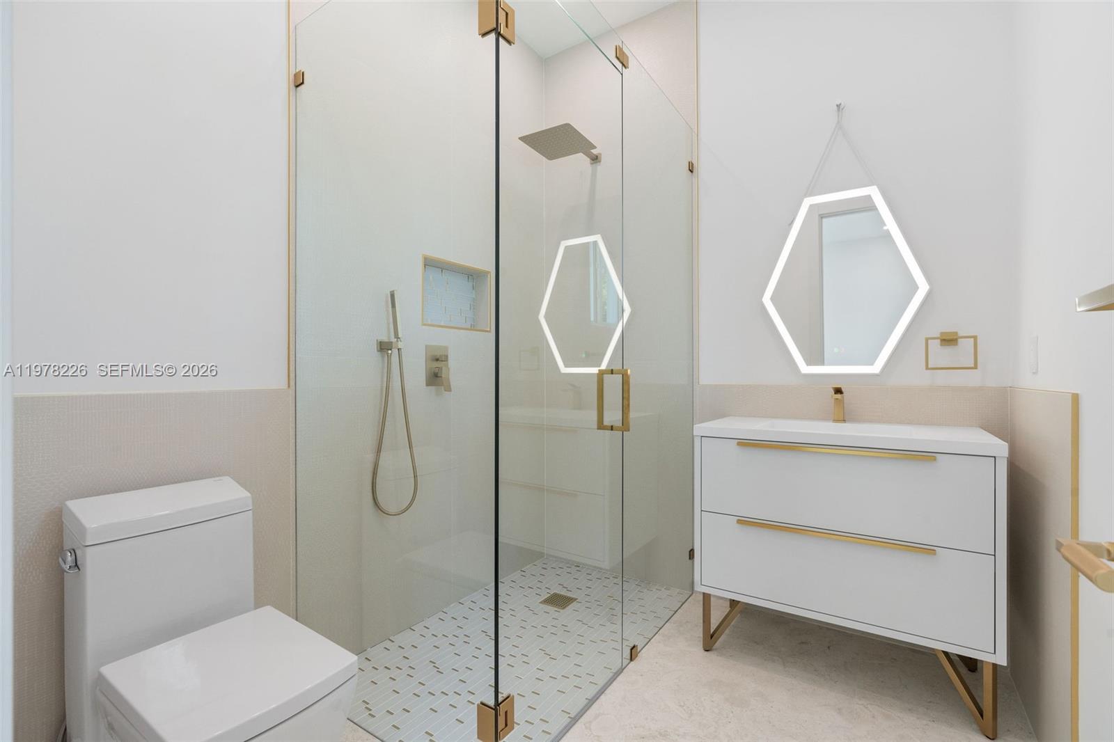 PLANTATION BEACH - Residential