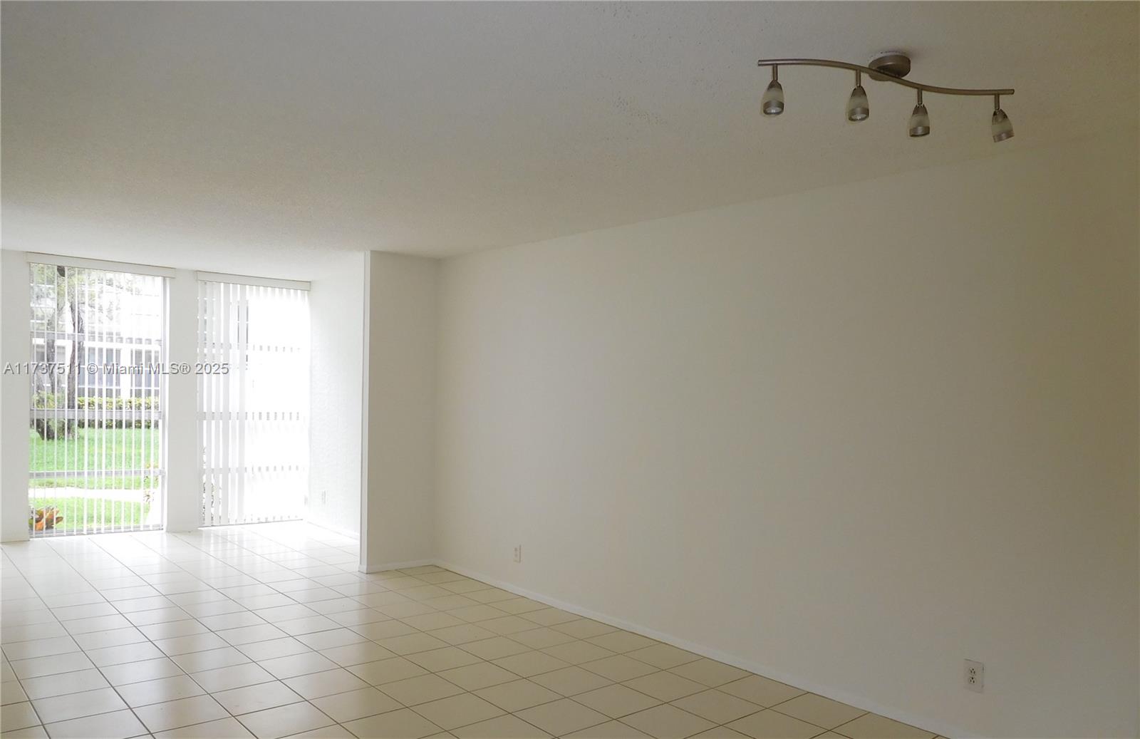 DESOTO PARK CONDO - Residential Lease