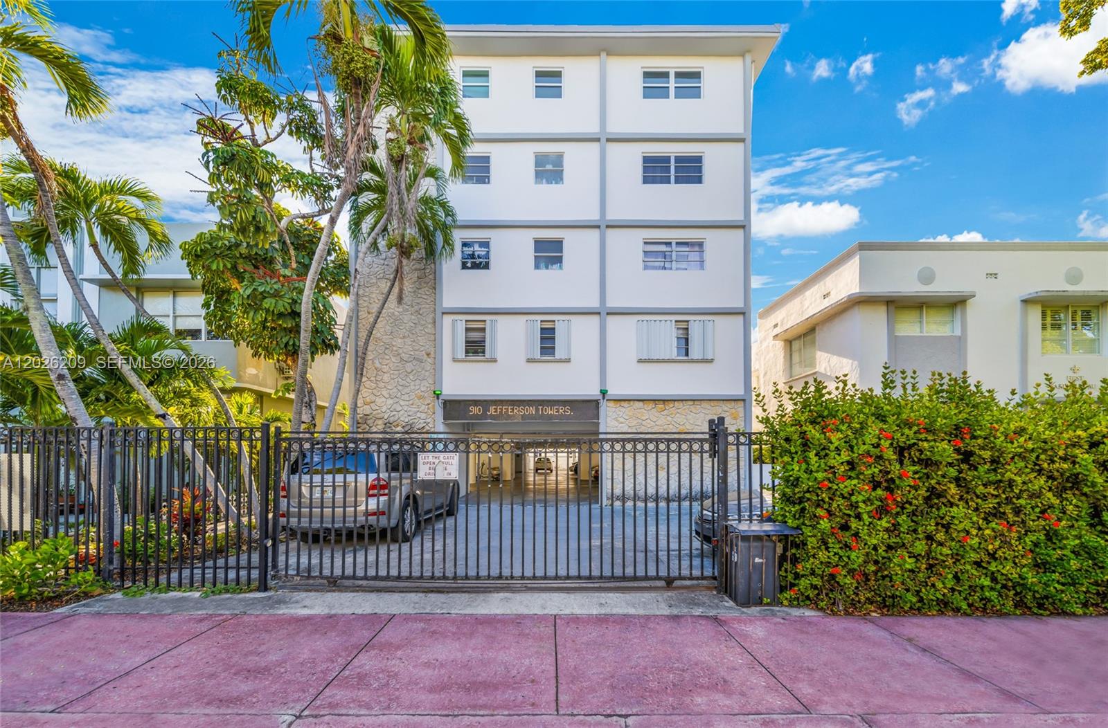 910 JEFFERSON TOWERS COND - Residential