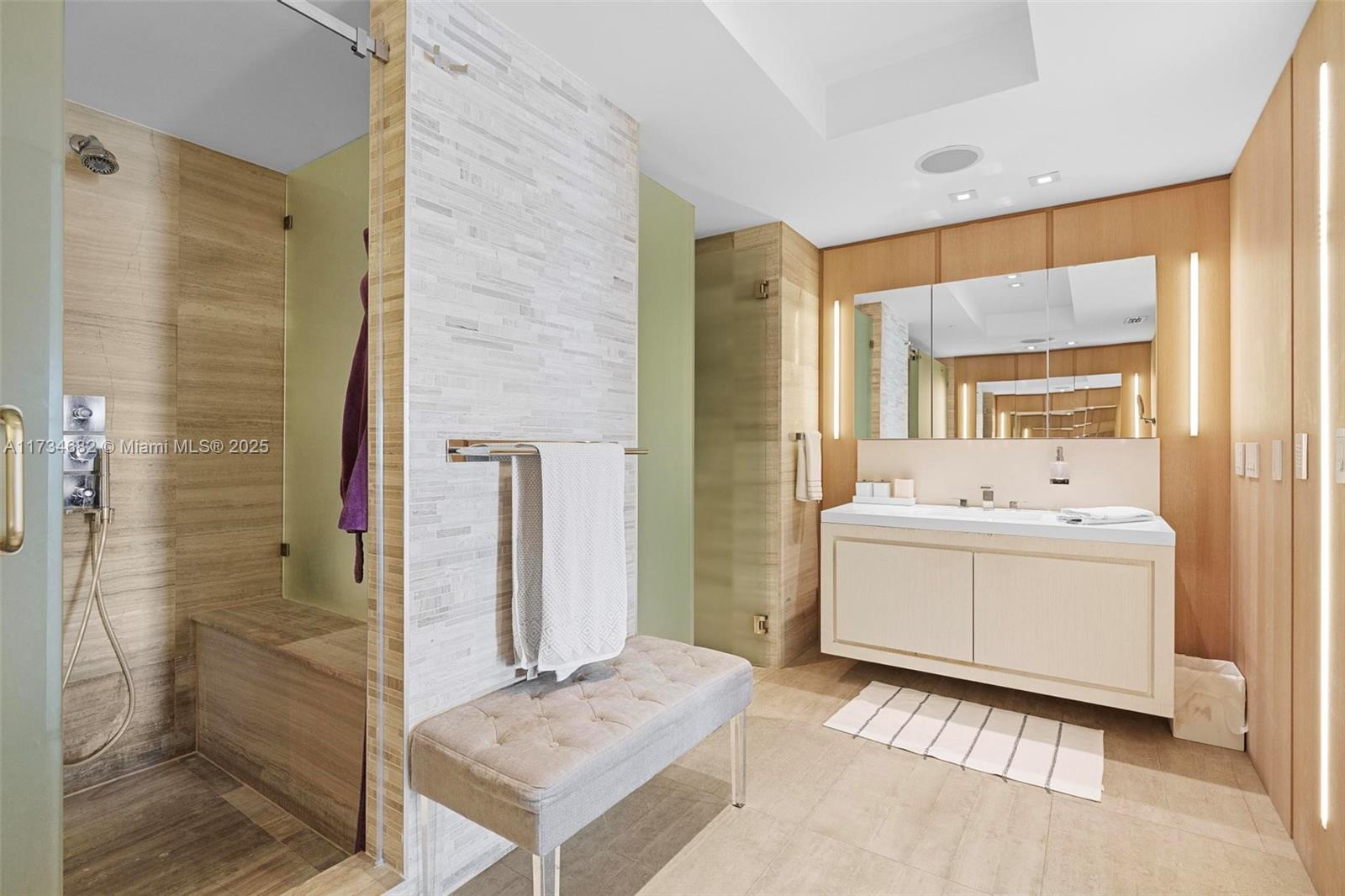 JADE RESIDENCES AT BRICKE - Residential
