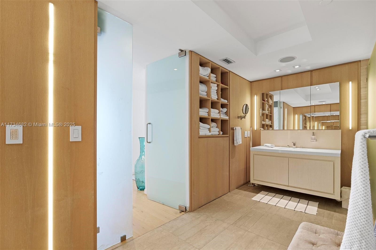 JADE RESIDENCES AT BRICKE - Residential