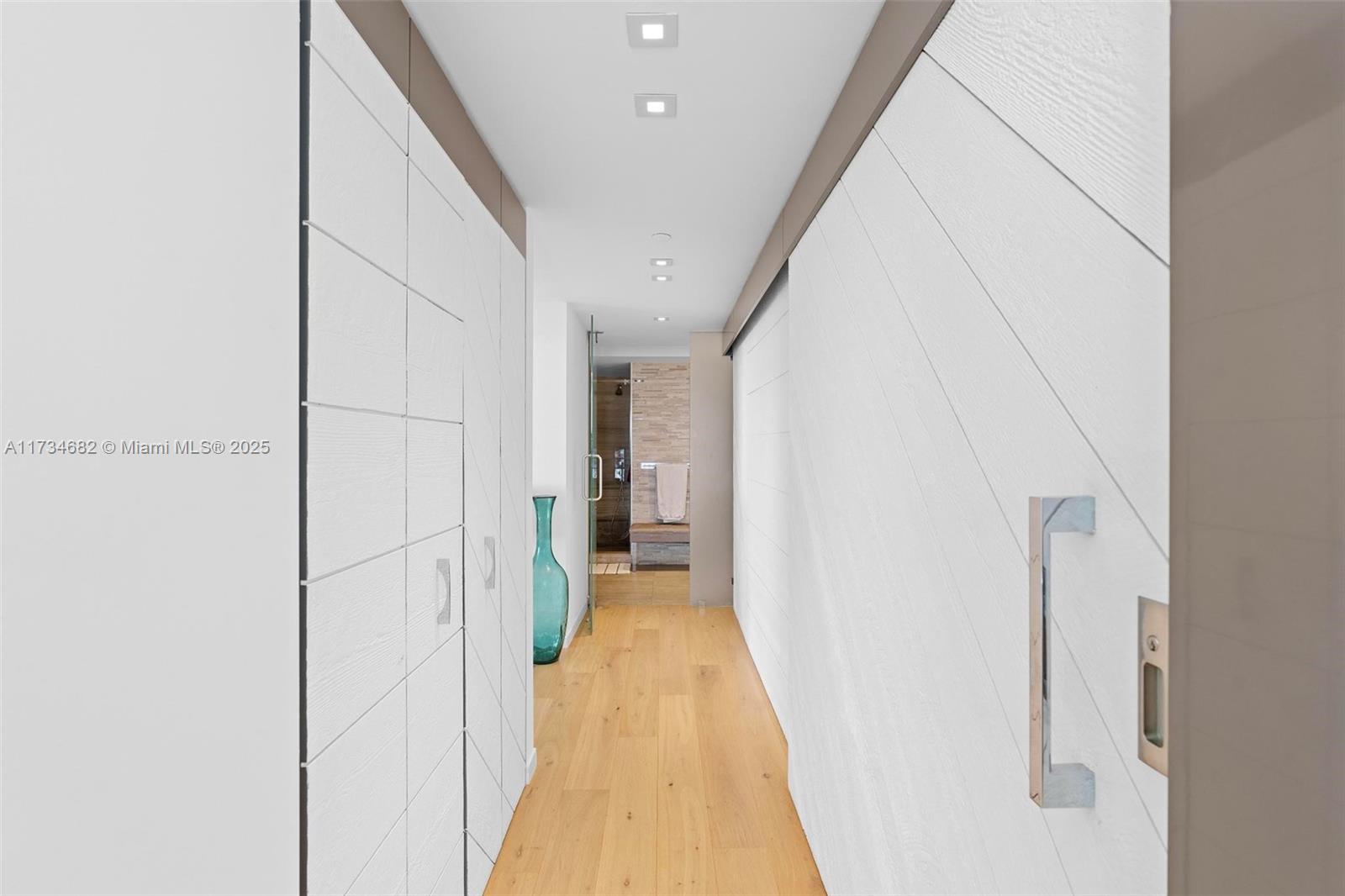JADE RESIDENCES AT BRICKE - Residential