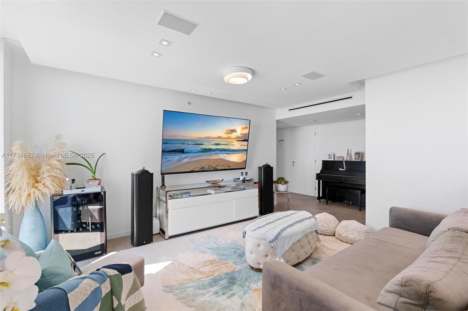 JADE RESIDENCES AT BRICKE - Residential