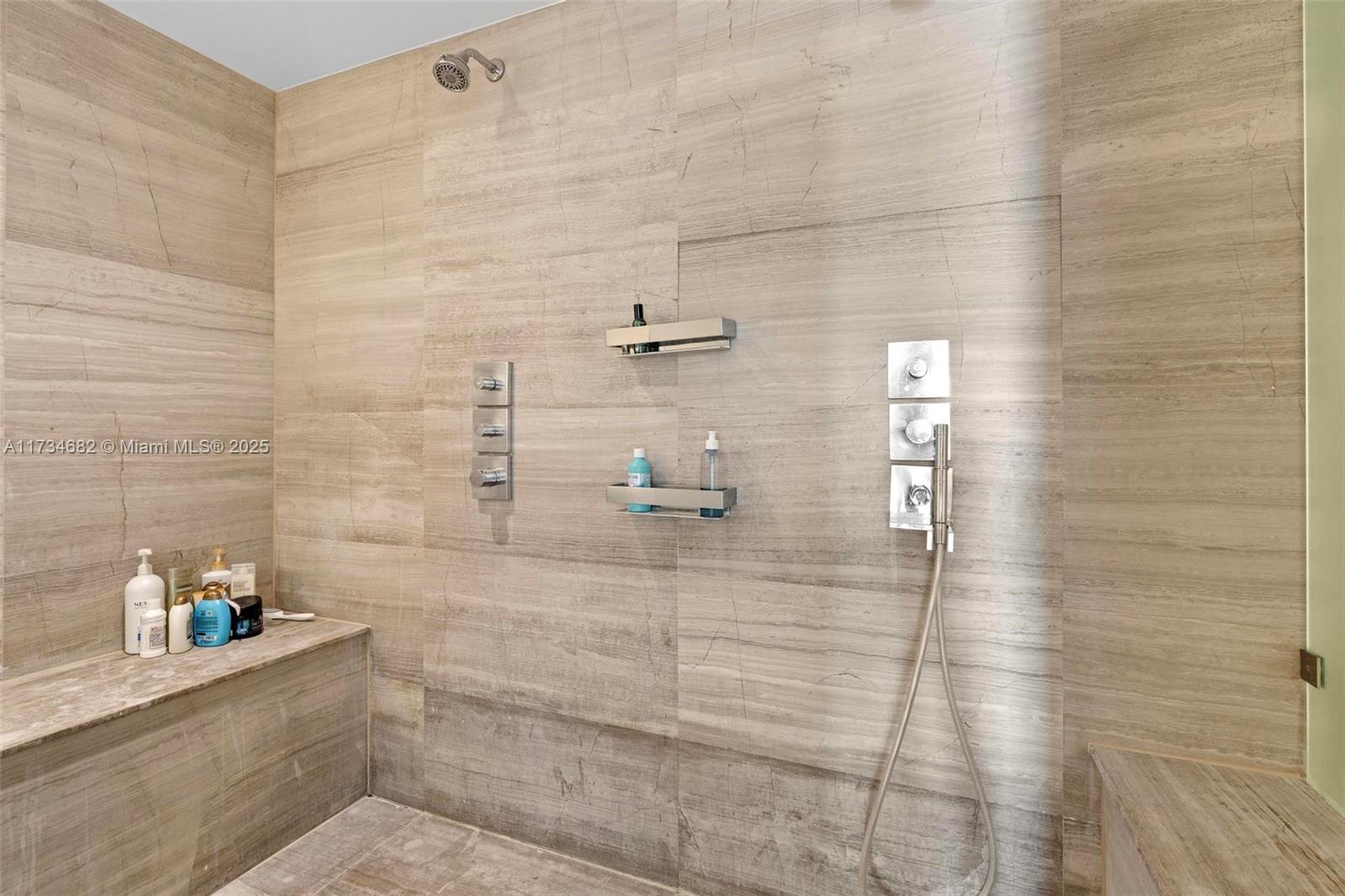 JADE RESIDENCES AT BRICKE - Residential