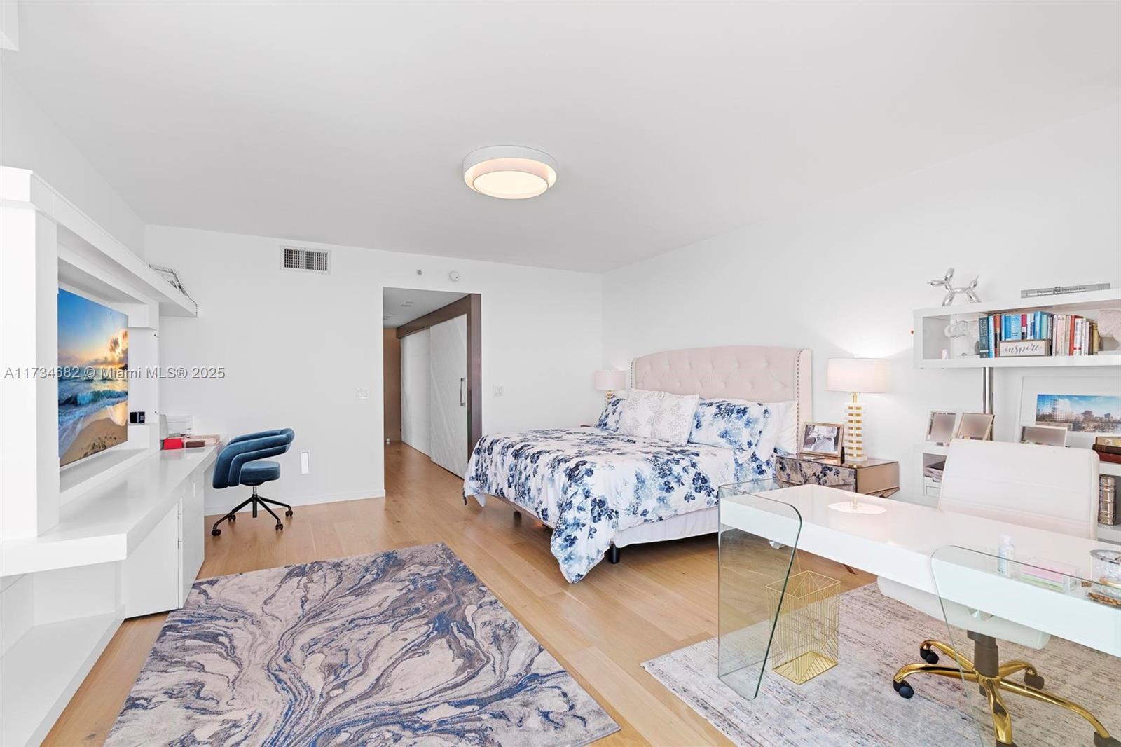JADE RESIDENCES AT BRICKE - Residential