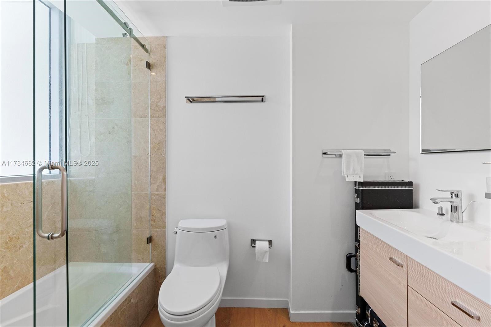 JADE RESIDENCES AT BRICKE - Residential