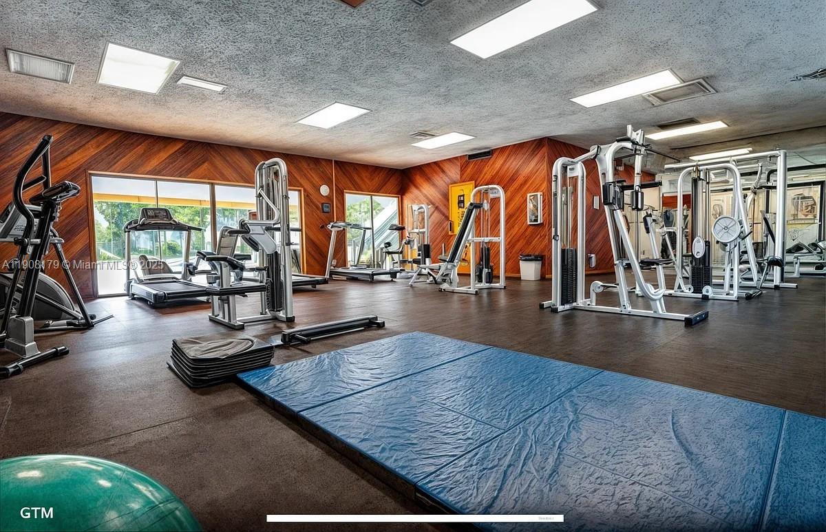 EMBARCADERO CONDO - Residential Lease