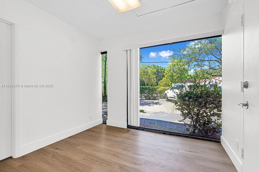 150 SE 12th St 101