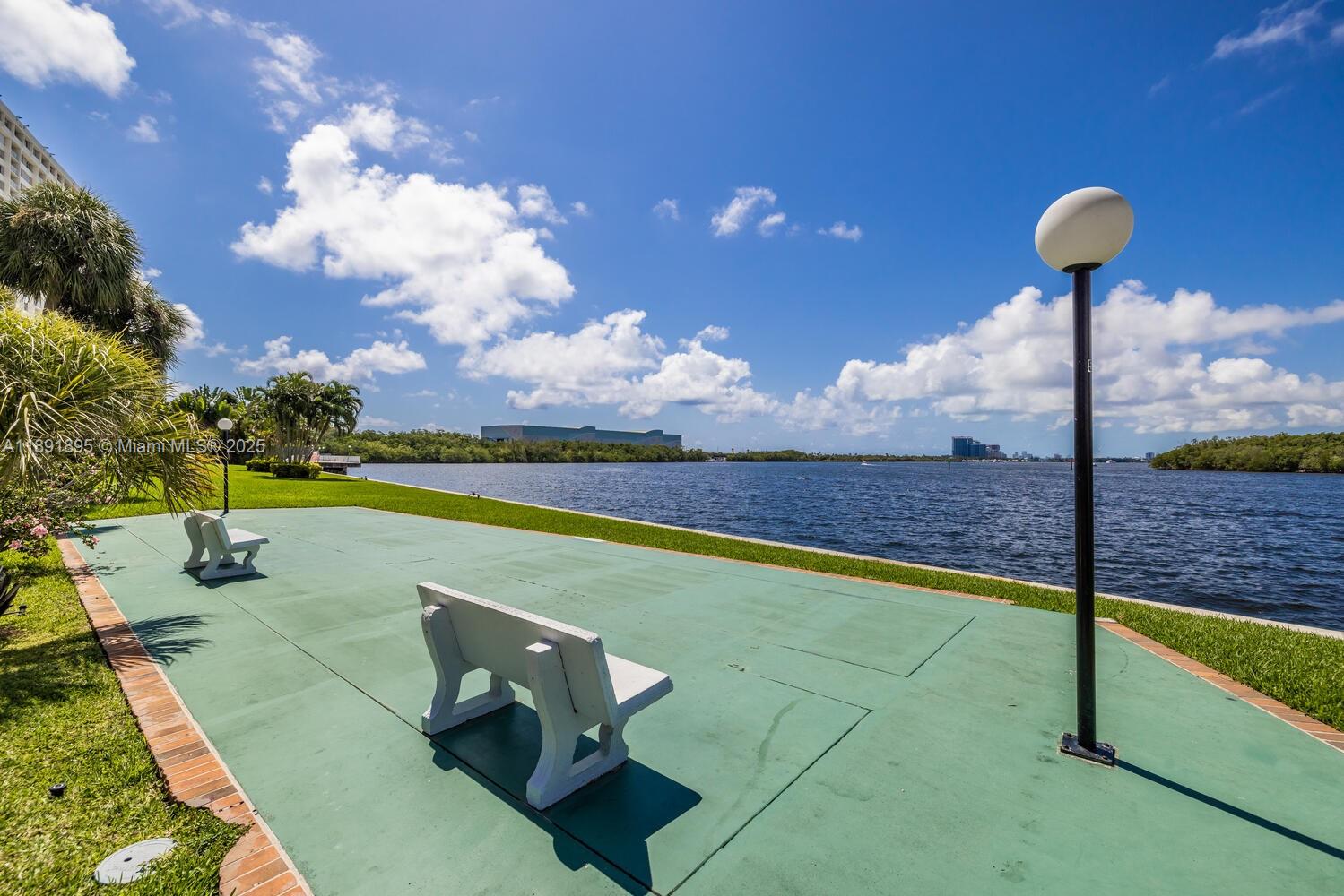ARLEN HOUSE WEST CONDO - Residential