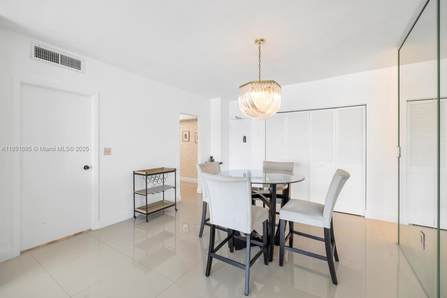 ARLEN HOUSE WEST CONDO - Residential