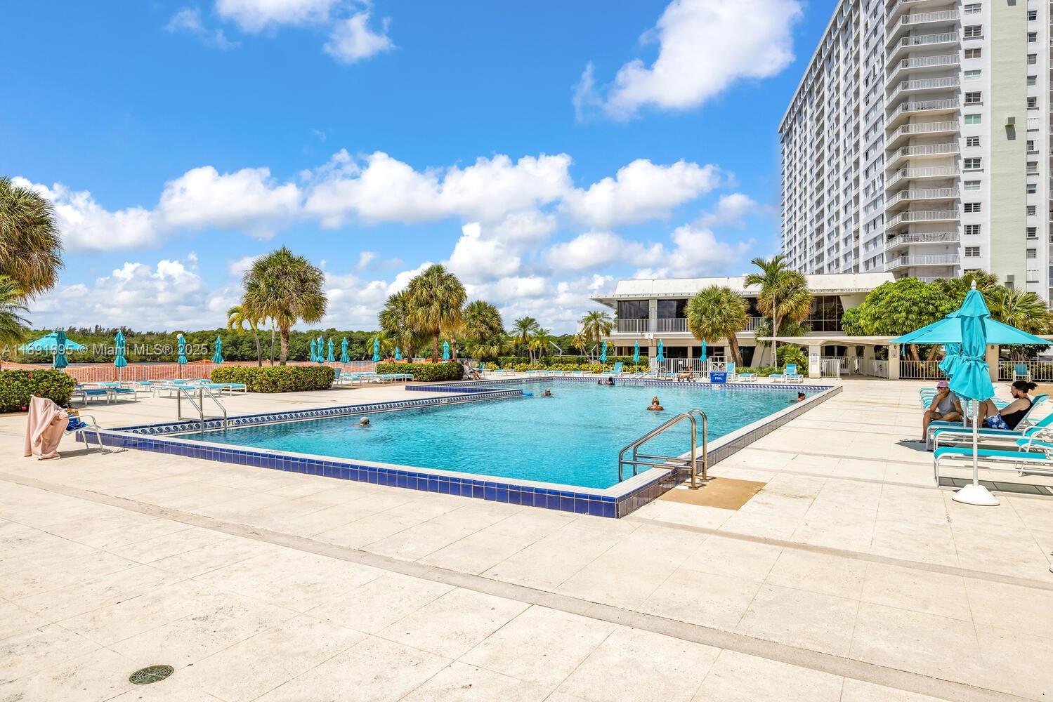 ARLEN HOUSE WEST CONDO - Residential