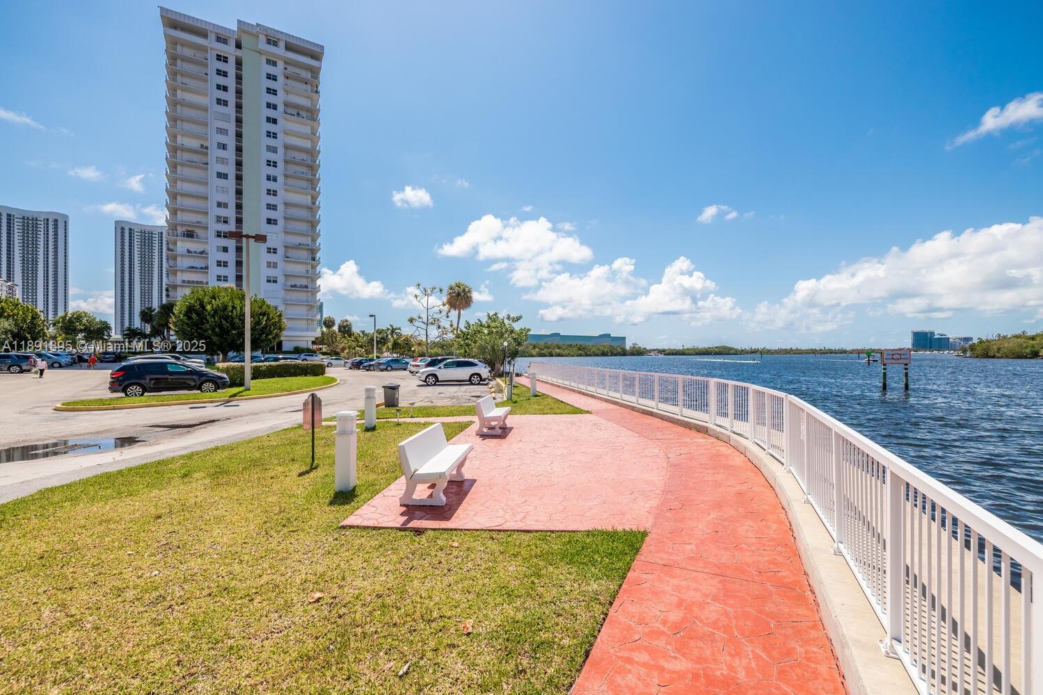 ARLEN HOUSE WEST CONDO - Residential