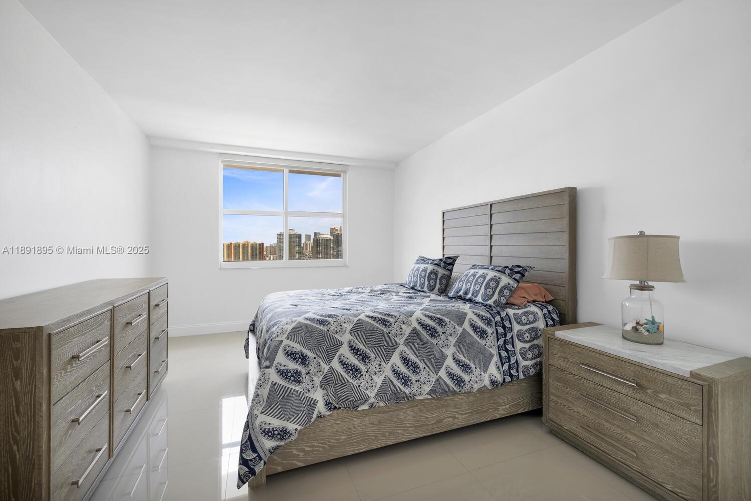 ARLEN HOUSE WEST CONDO - Residential