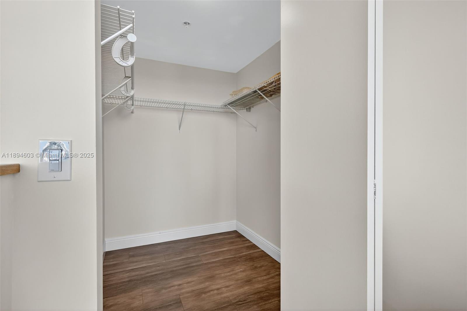 ROADS AT 21ST CONDO - Residential Lease