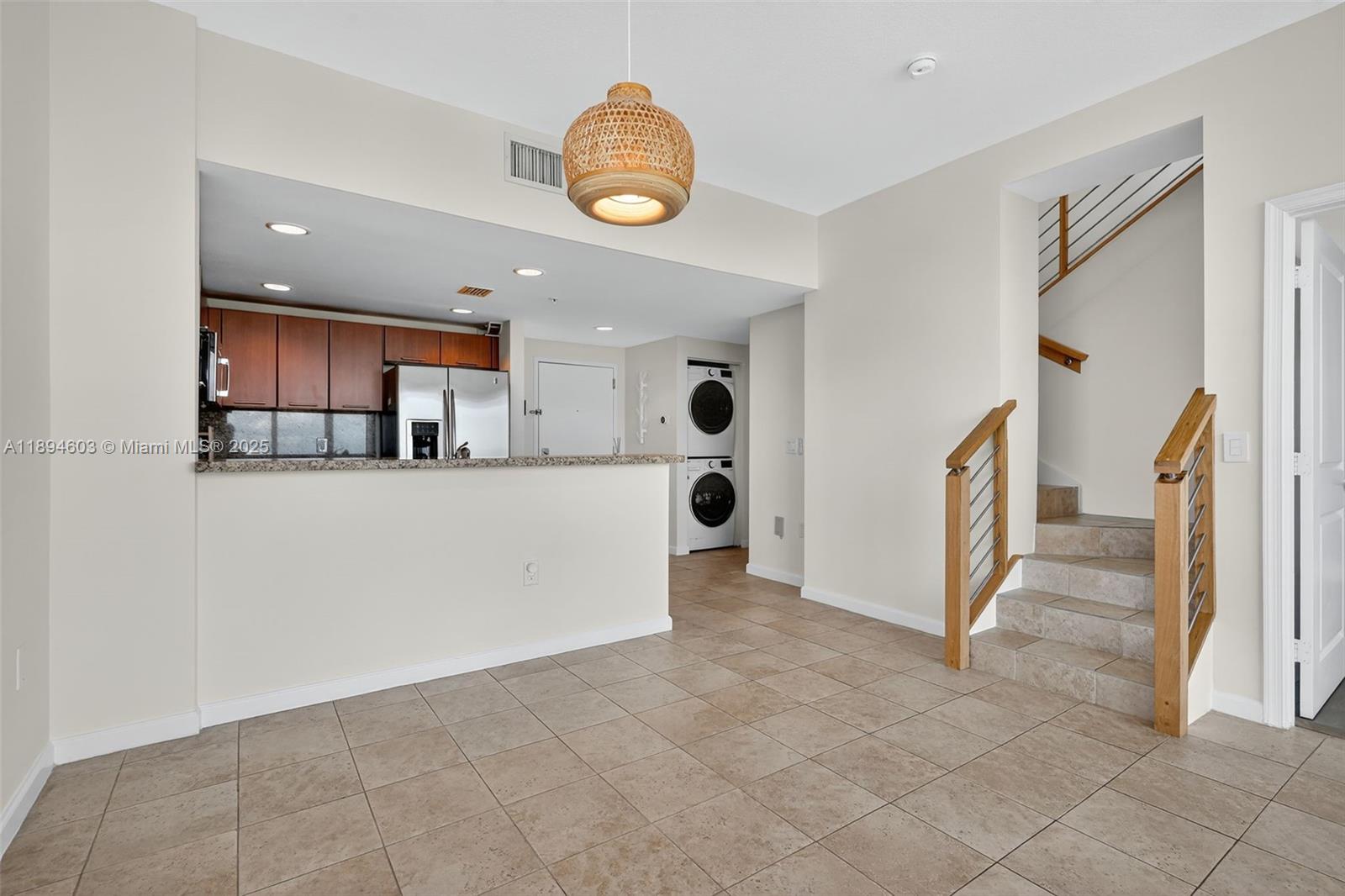 ROADS AT 21ST CONDO - Residential Lease