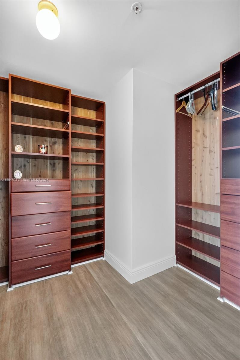 ROADS AT 21ST CONDO - Residential Lease