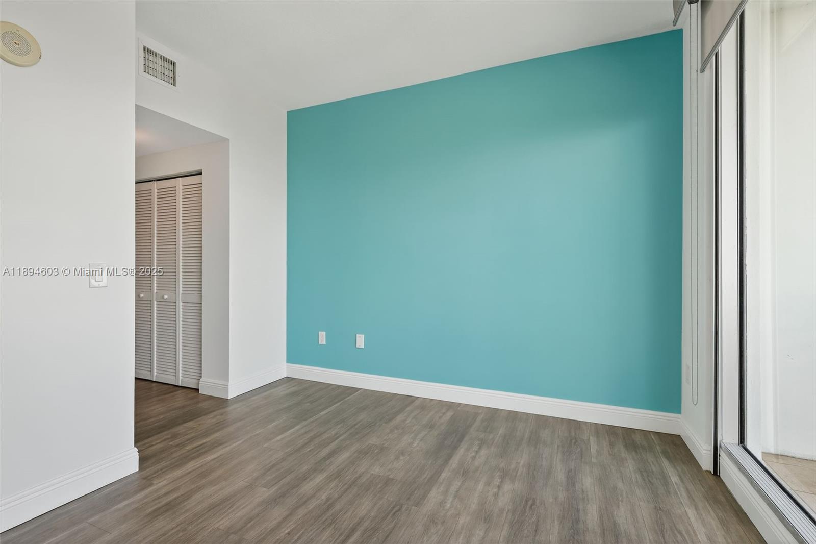 ROADS AT 21ST CONDO - Residential Lease