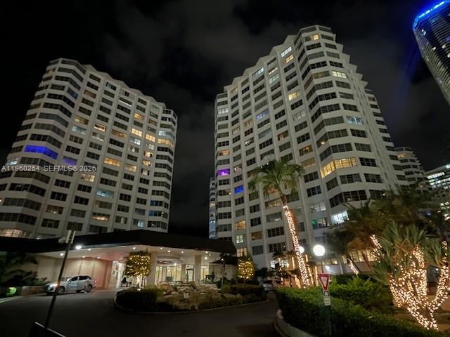 999 Brickell Bay Drive 1202