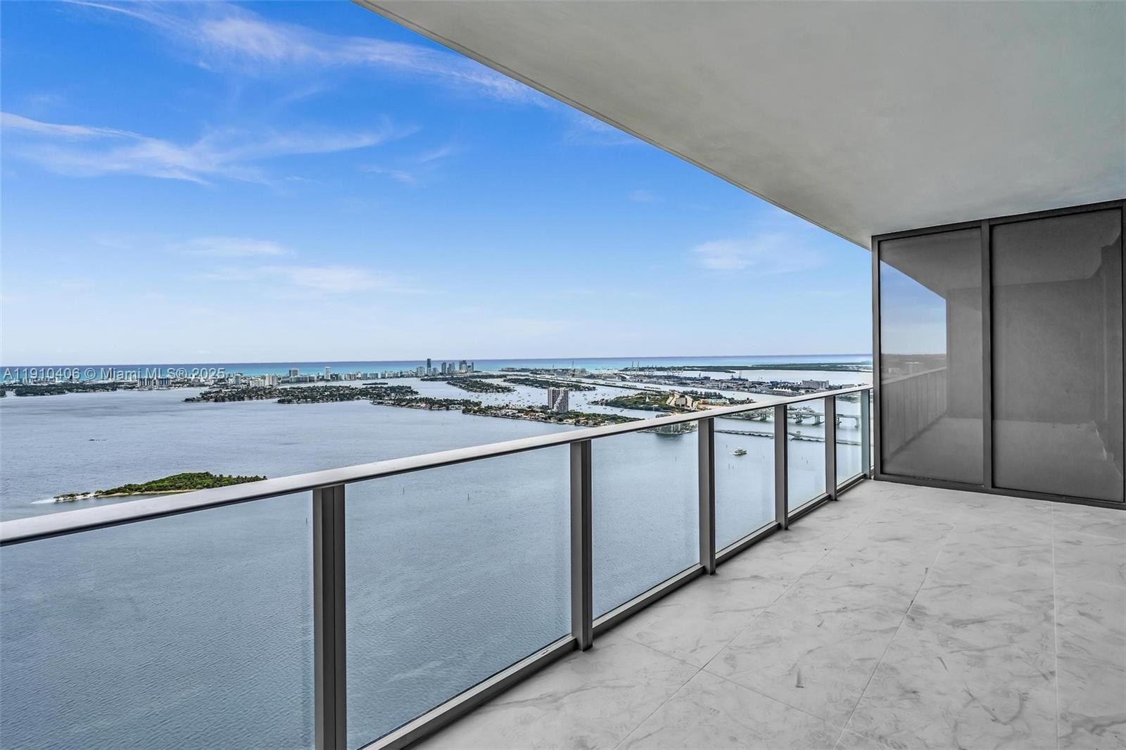 ARIA RESERVE SOUTH CONDO - Residential Lease
