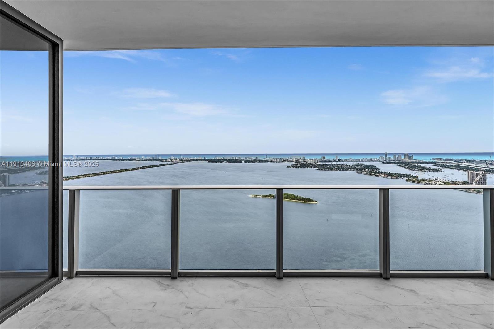 ARIA RESERVE SOUTH CONDO - Residential Lease