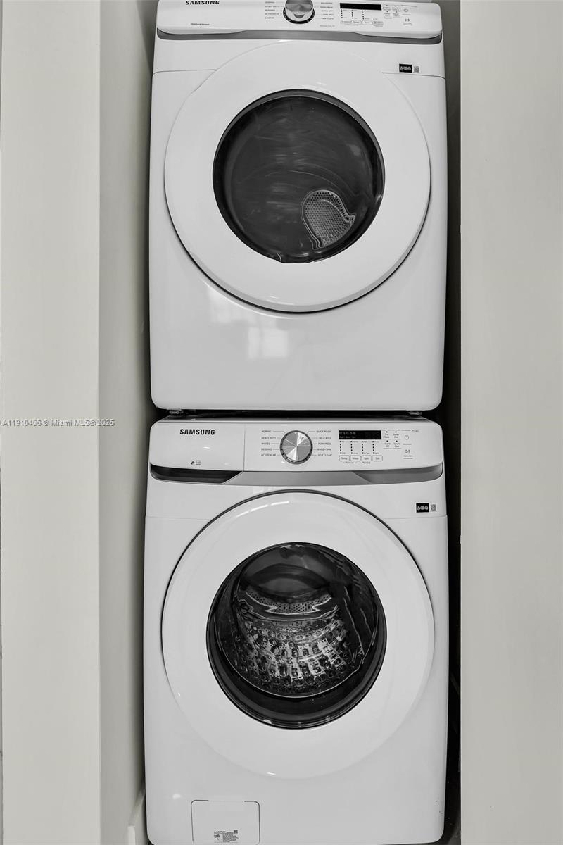 ARIA RESERVE SOUTH CONDO - Residential Lease