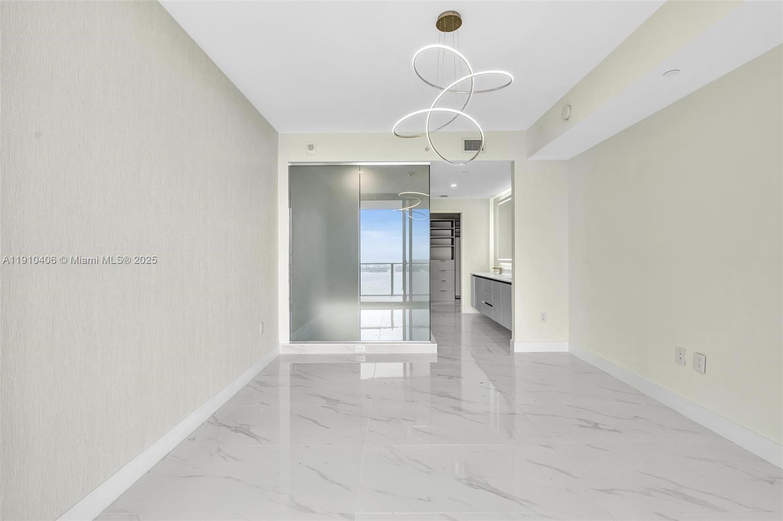 ARIA RESERVE SOUTH CONDO - Residential Lease