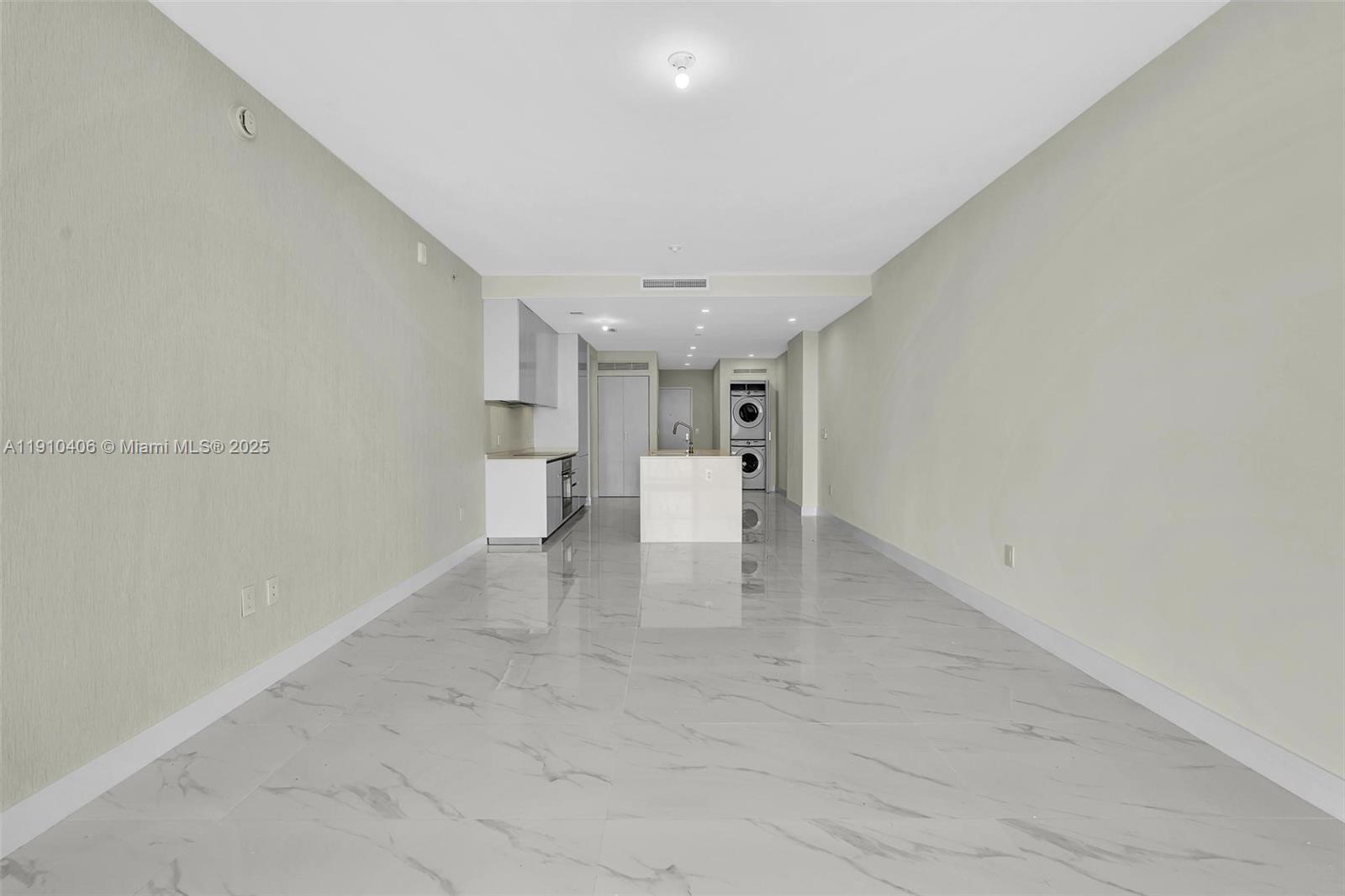 ARIA RESERVE SOUTH CONDO - Residential Lease