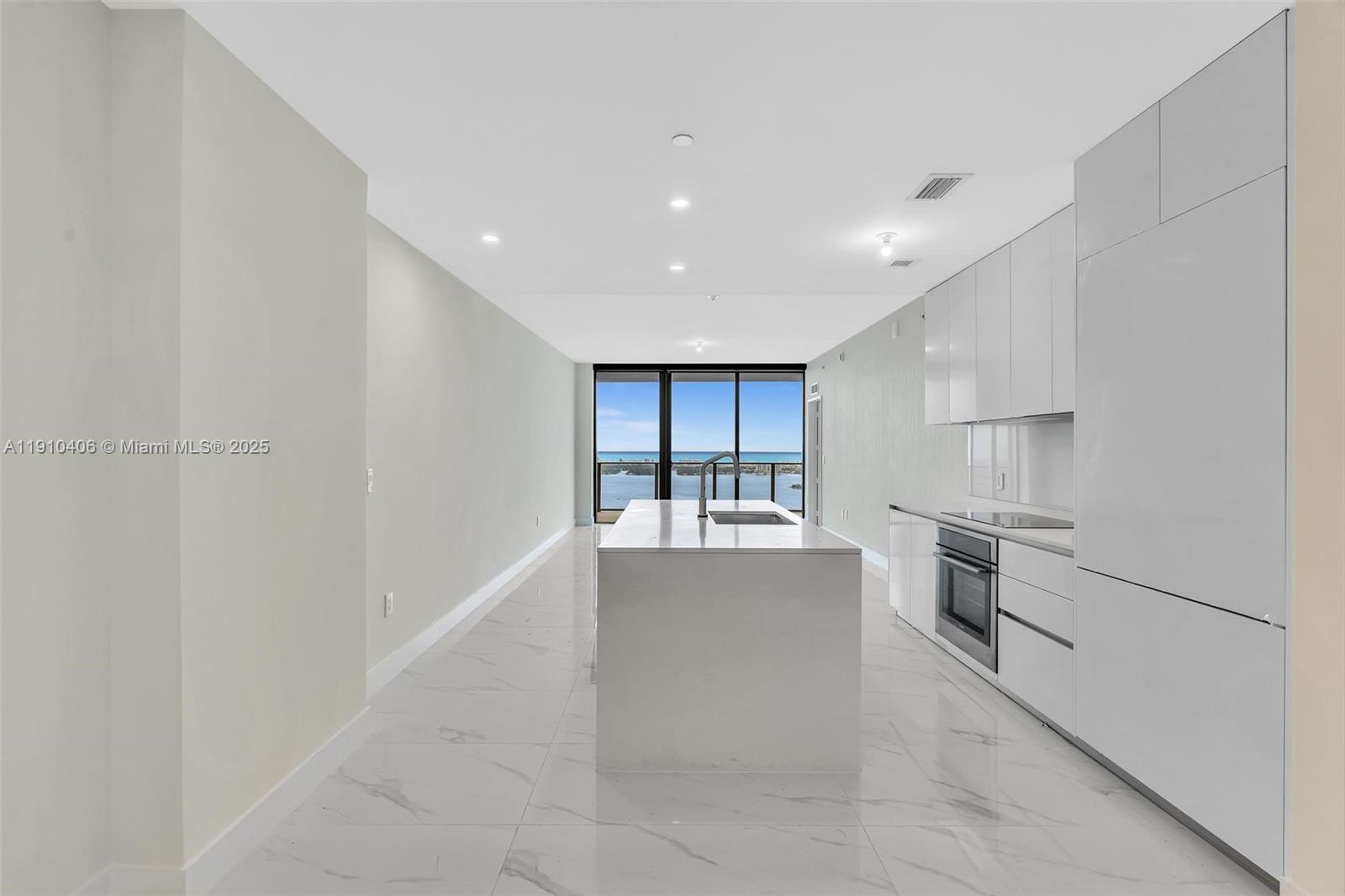 ARIA RESERVE SOUTH CONDO - Residential Lease