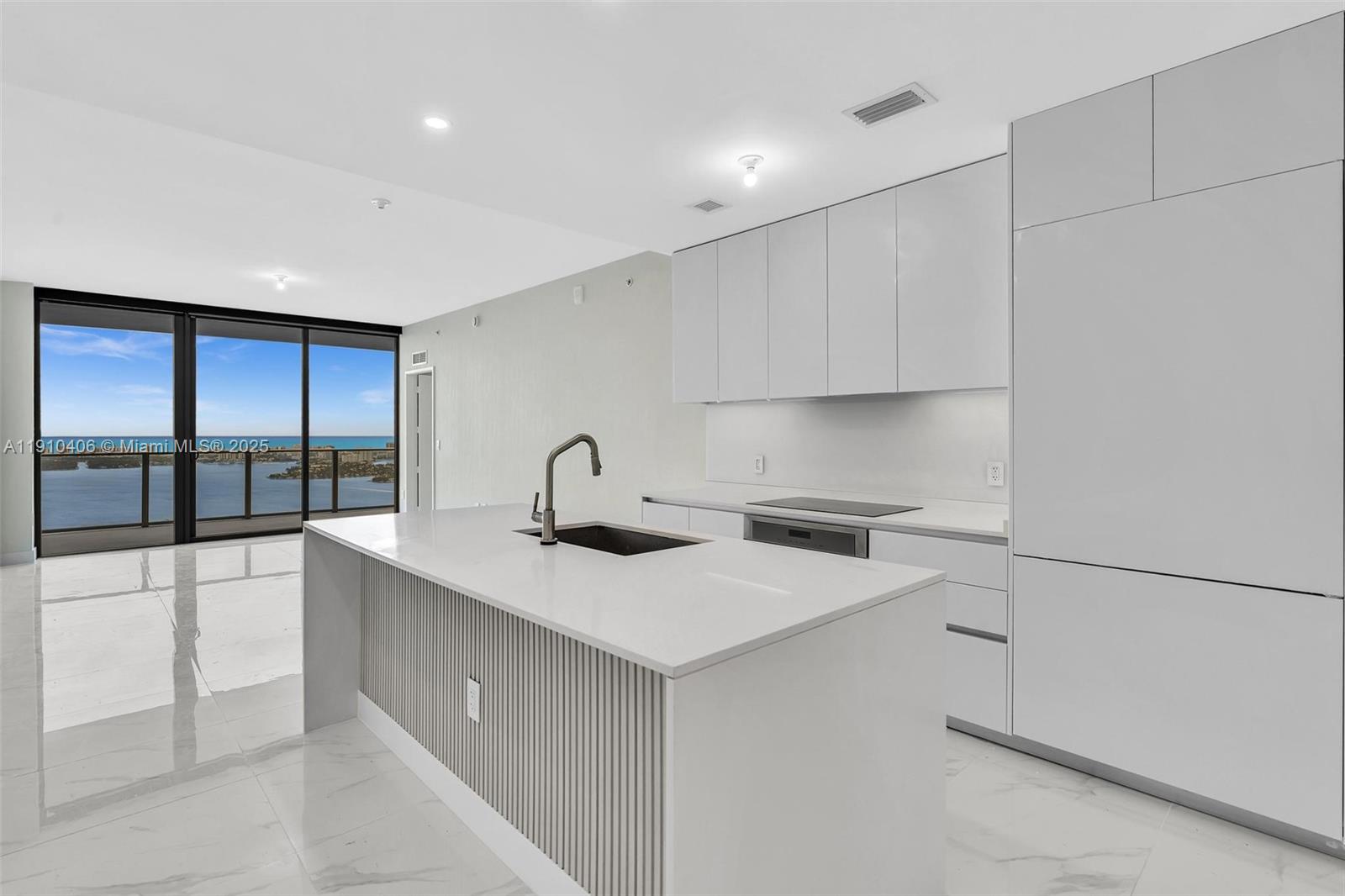 ARIA RESERVE SOUTH CONDO - Residential Lease