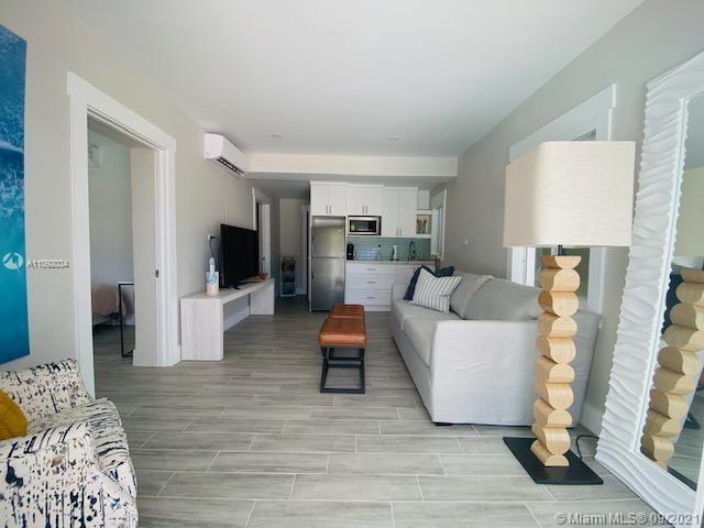 PORT LARGO - Residential Lease