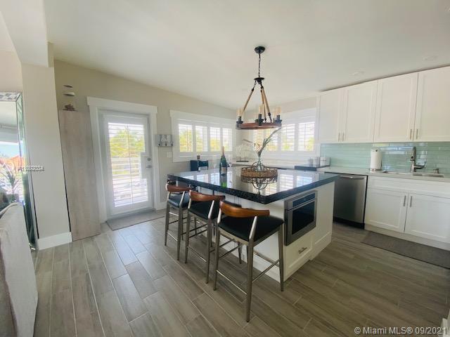 PORT LARGO - Residential Lease