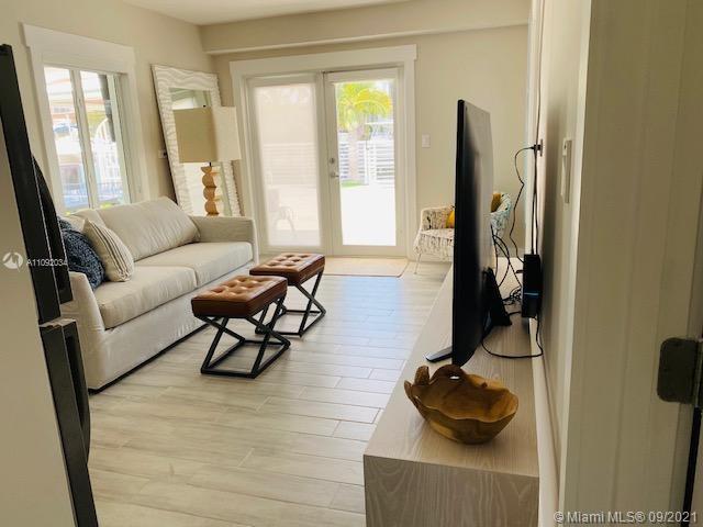 PORT LARGO - Residential Lease