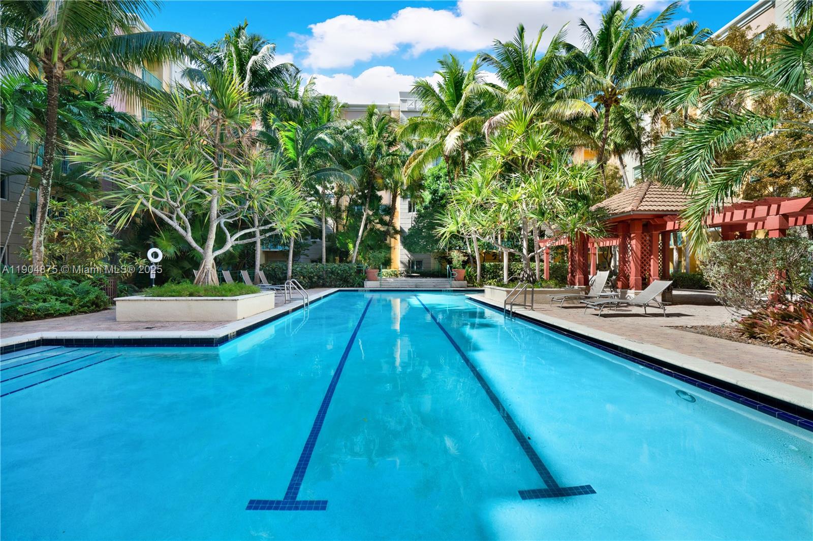 VALENCIA CONDO - Residential