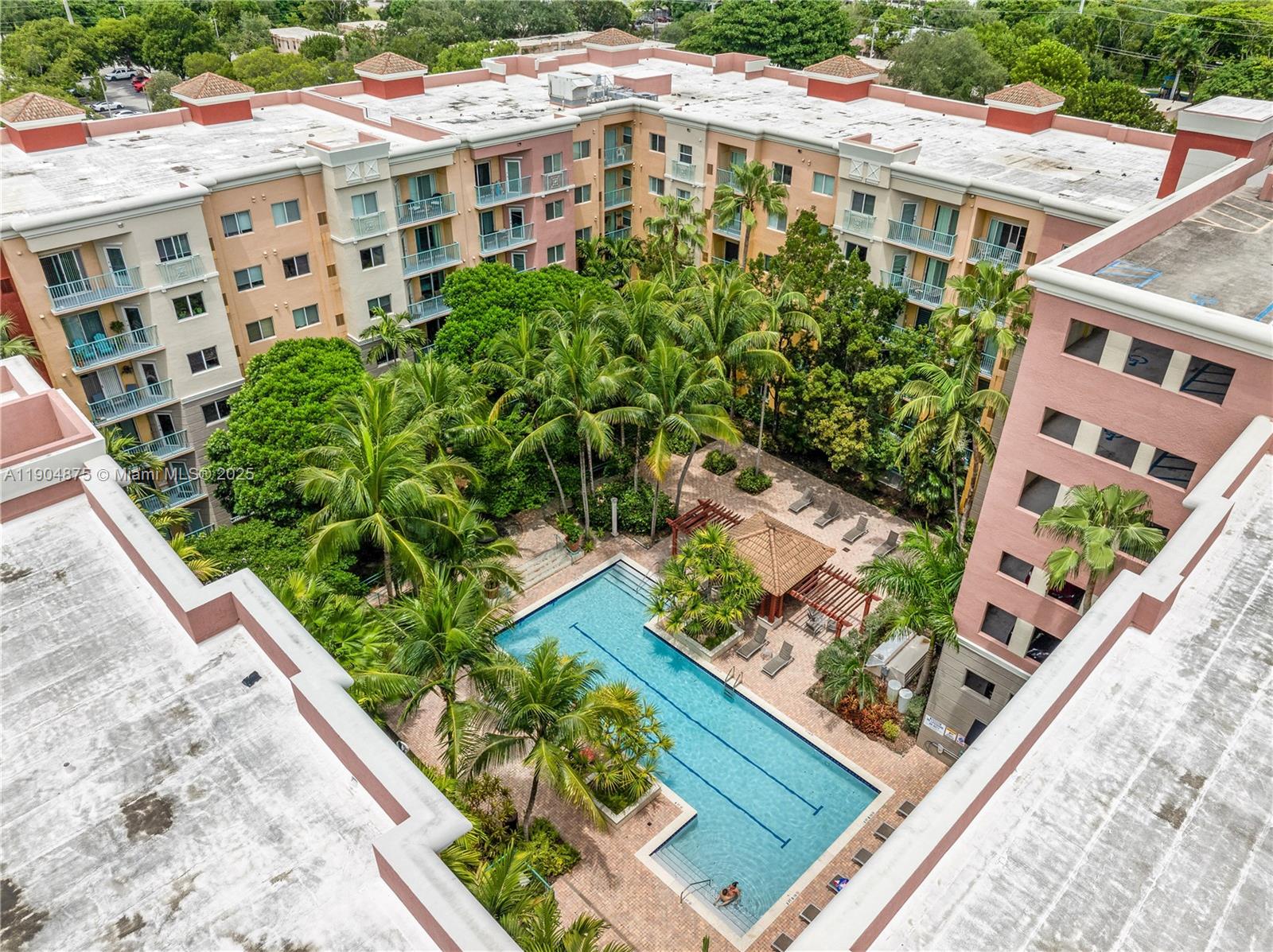 VALENCIA CONDO - Residential