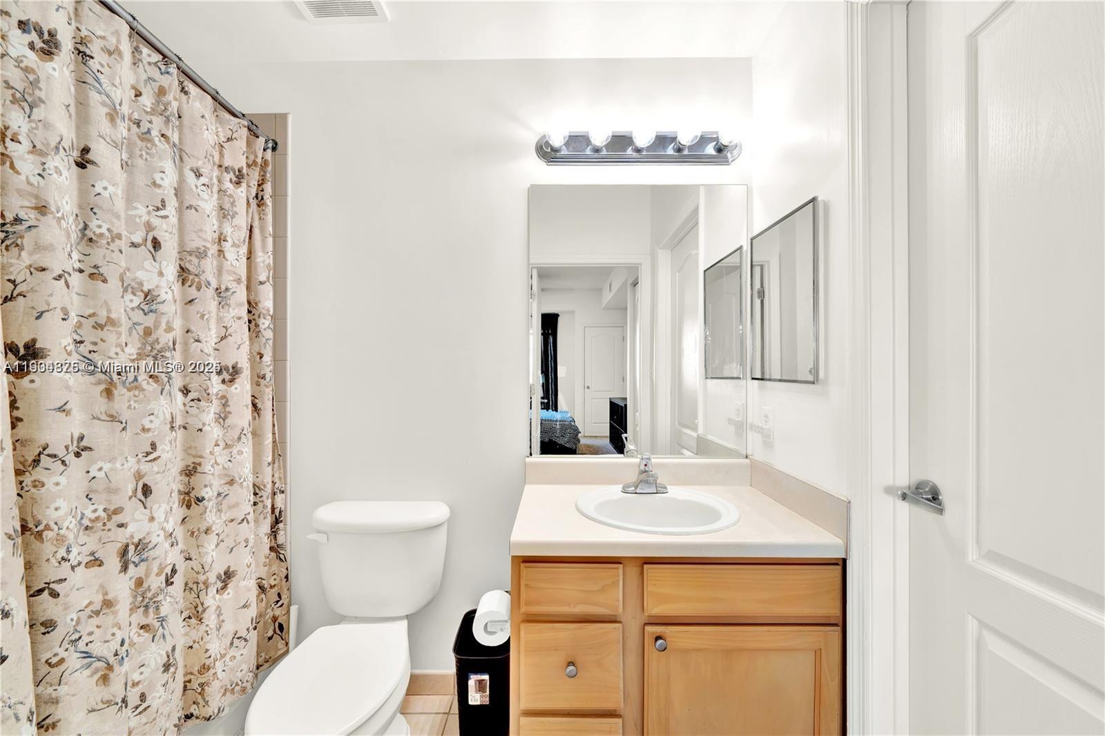 VALENCIA CONDO - Residential