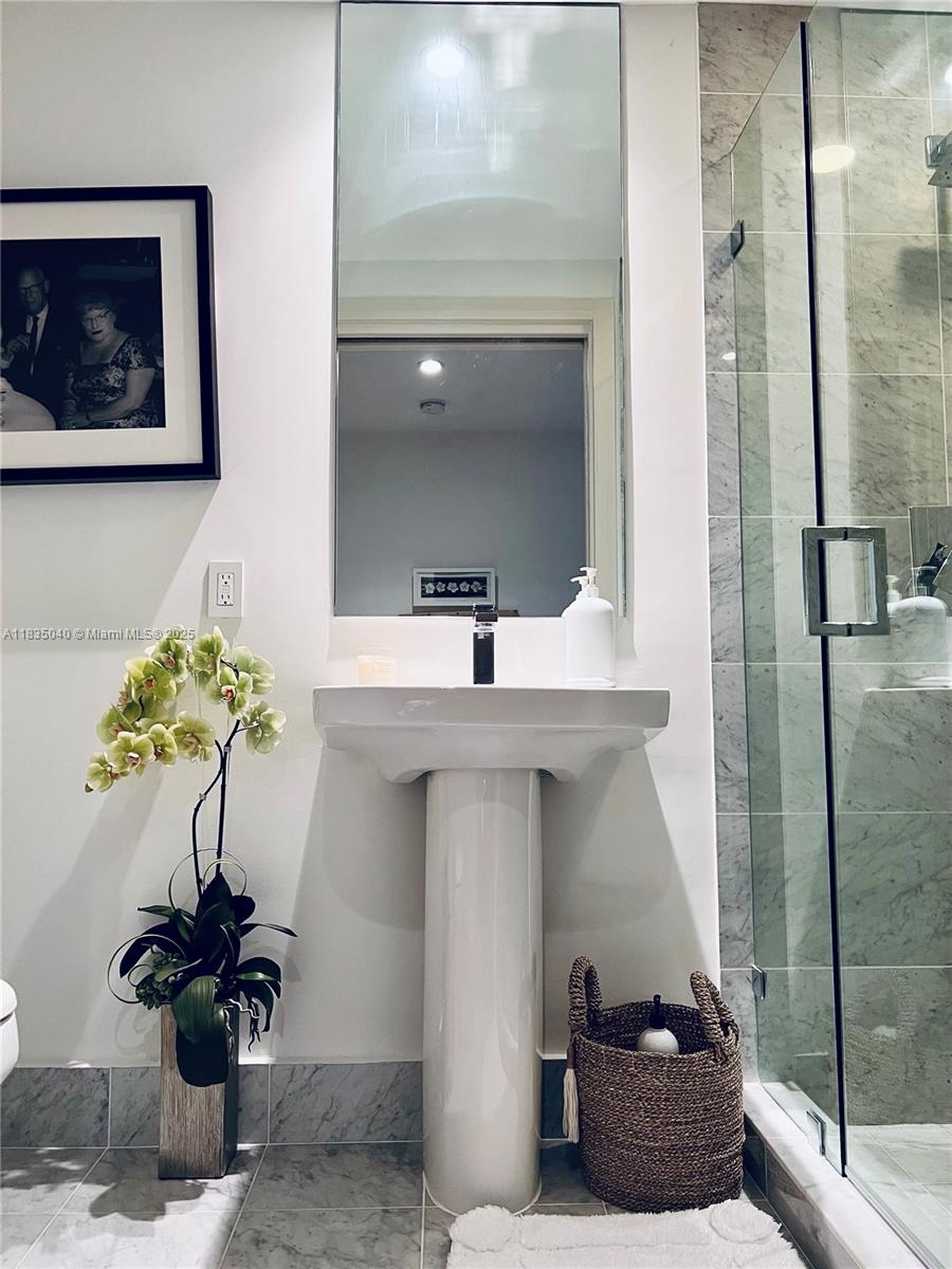 801 SMA RESIDENCES CONDO - Residential Lease