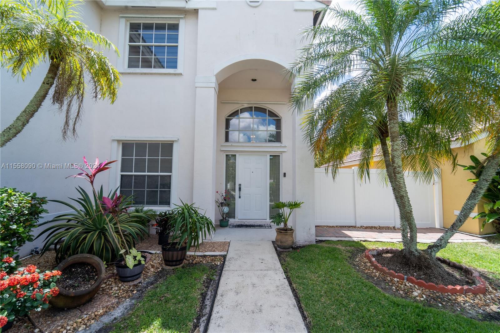 Photo 1 of 18950 Nw 10th St, Pembroke Pines, Florida, $685,000, Web #: 11558090