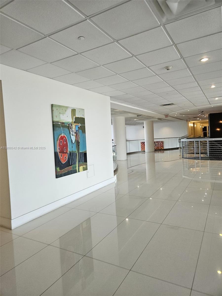 ARLEN BEACH CONDO - Residential