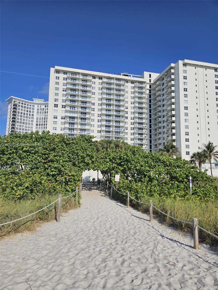 5701 E Collins Ave PH10