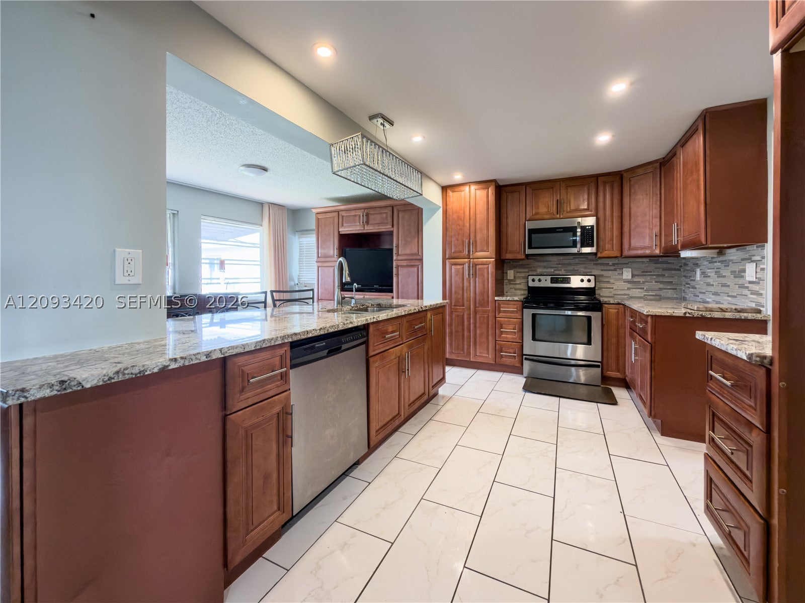 310 NW 25th Ct