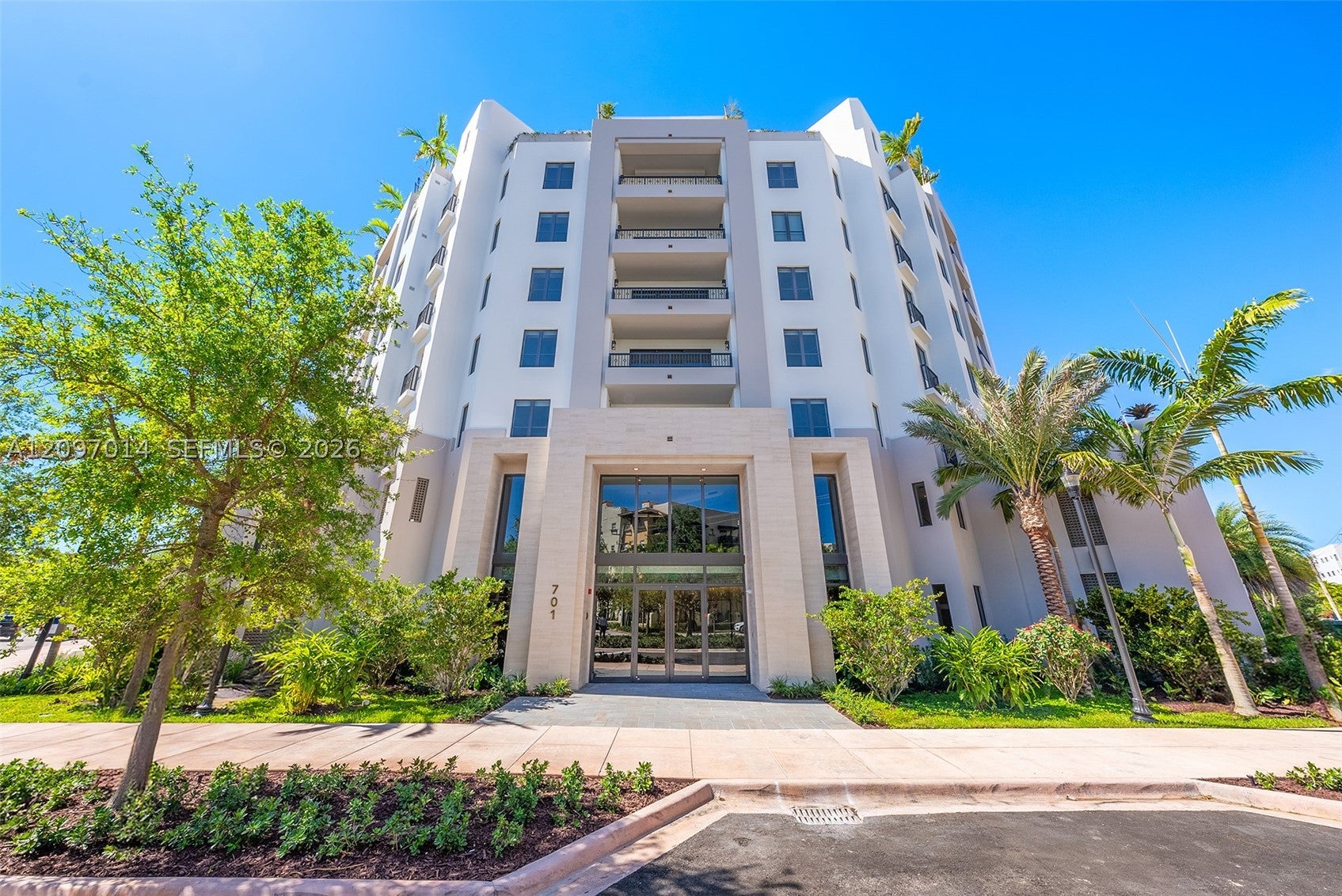 701 Valencia Ave 301