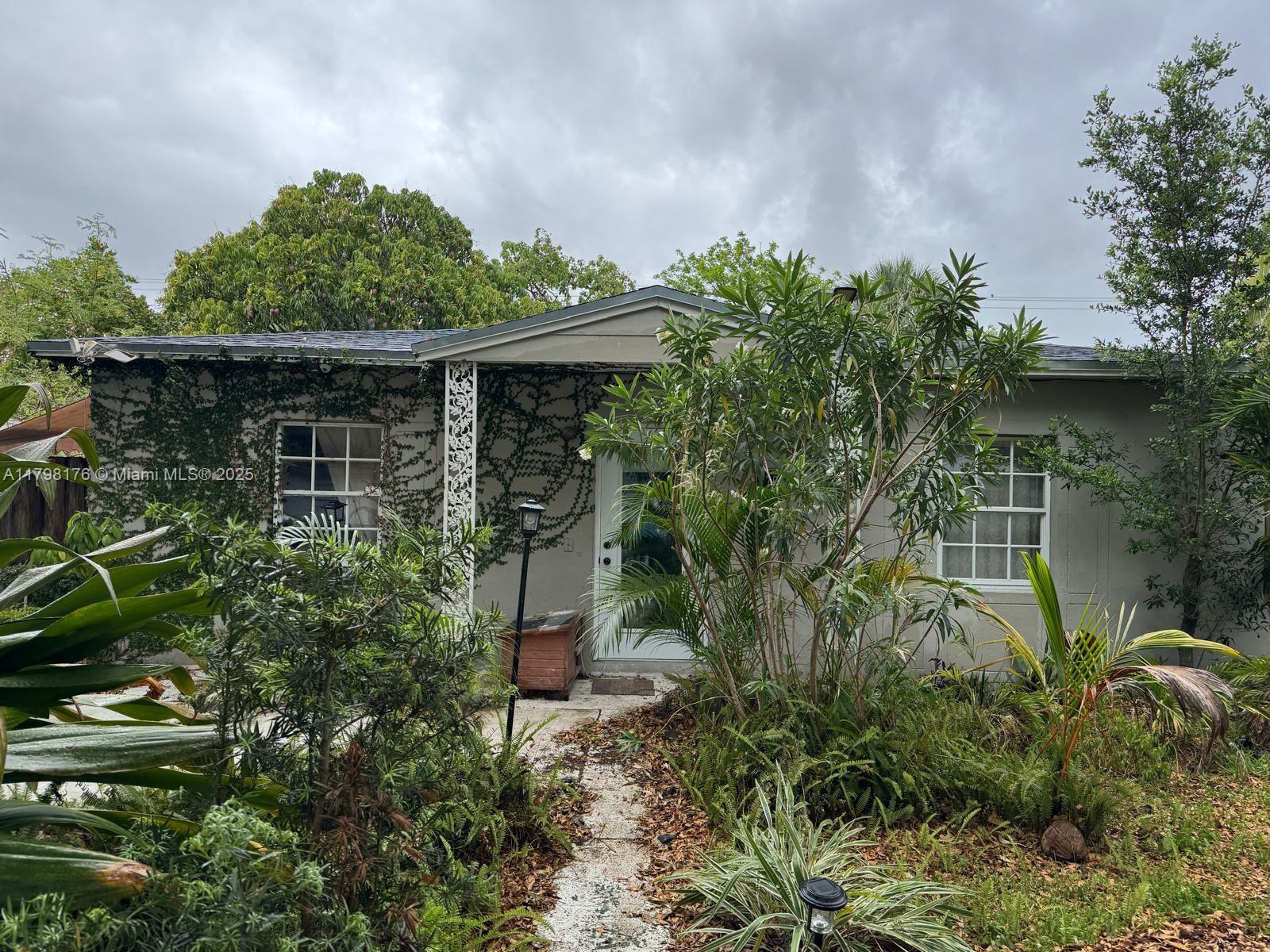 755 Nw 126th St, North Miami, Miami-Dade County, Florida - 2 Bedrooms  
2 Bathrooms - 
