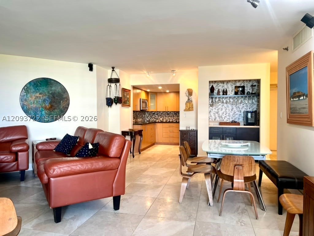 170 Ocean Lane Dr 807