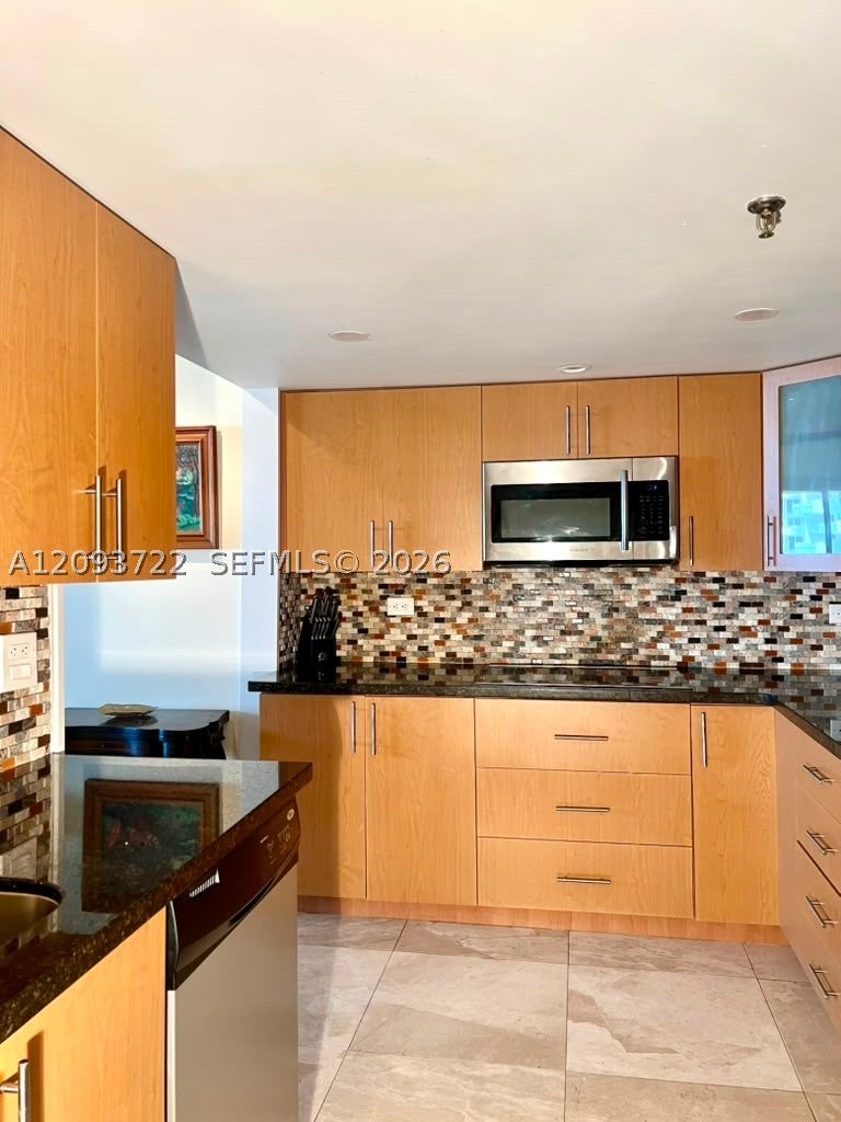 170 Ocean Lane Dr 807