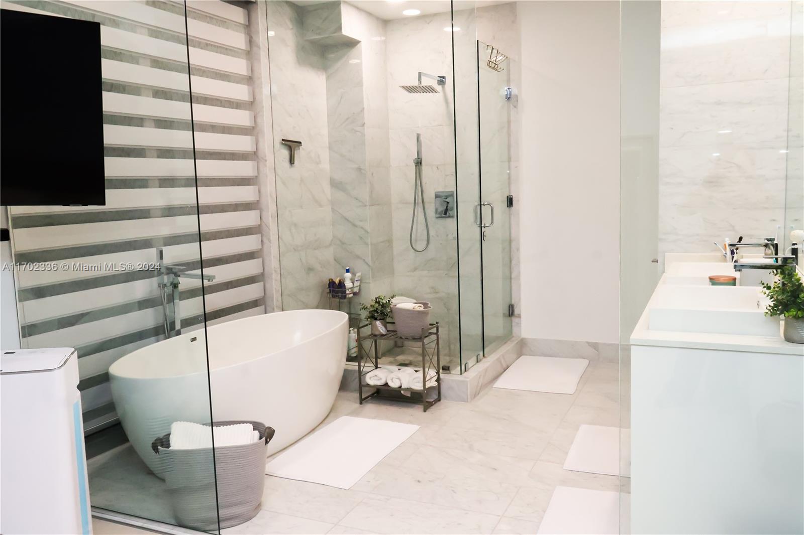 PARAISO BAY CONDO - Residential Lease