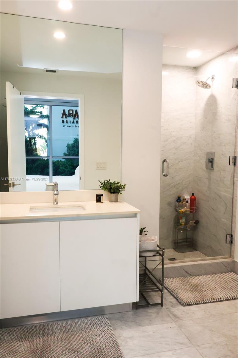 PARAISO BAY CONDO - Residential Lease