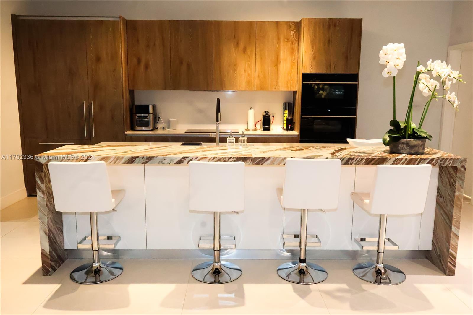 PARAISO BAY CONDO - Residential Lease