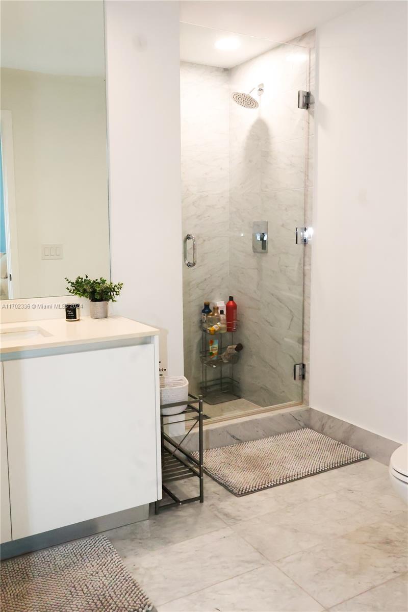 PARAISO BAY CONDO - Residential Lease